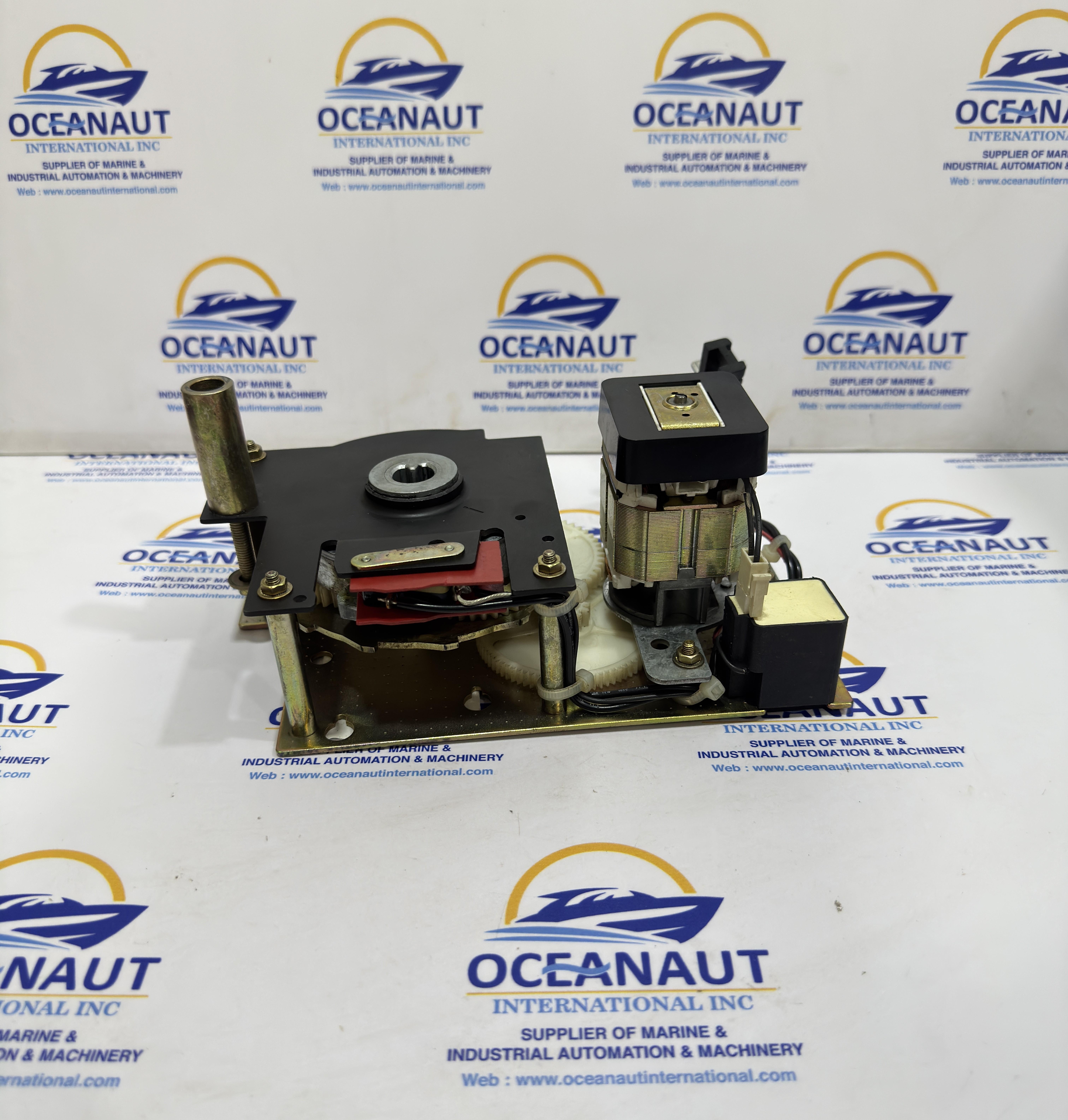 Merlin Gerin MCH-M 685763 Motor Mechanism 240V-60HZ-180 VA